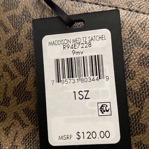 DNKY satchel beautifully made and has not been used